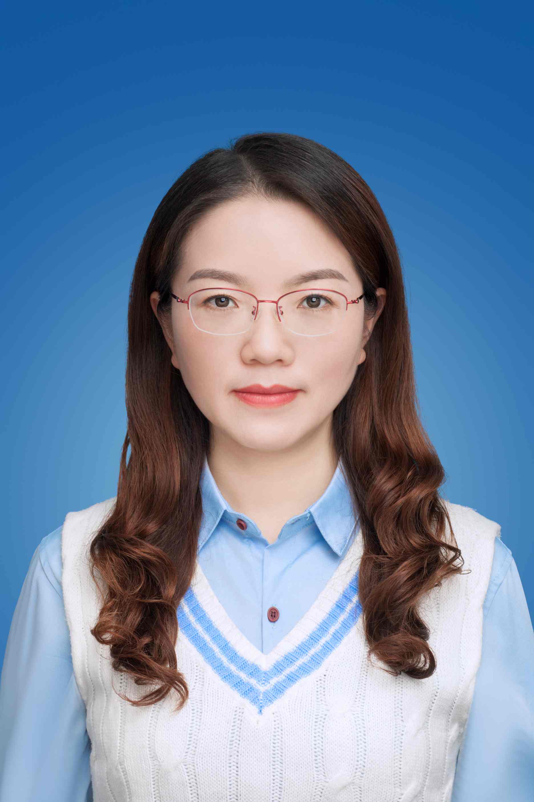 程昱-彩色半身形象照(1).jpg